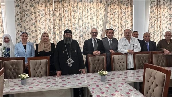 السفير مؤيد الضلعي ينقل تهنئة الرئيس السيسي للجالية المصرية القبطية في رومانيا بعيد القيامة المجيد السفير مؤيد الضلعي ينقل تهنئة الرئيس السيسي للجالية المصرية القبطية في رومانيا بعيد القيامة المجيد