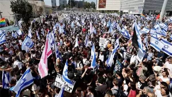 نائب نقيب الصحفيين الفلسطينيين: الانقسام داخل حكومة نتنياهو يهدد استقرار إسرائيل نائب نقيب الصحفيين الفلسطينيين: الانقسام داخل حكومة نتنياهو يهدد استقرار إسرائيل