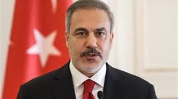 وزير الخارجية التركي يؤكد أولوية إيصال المساعدات الإنسانية إلى غزة وضرورة وقف إطلاق النار