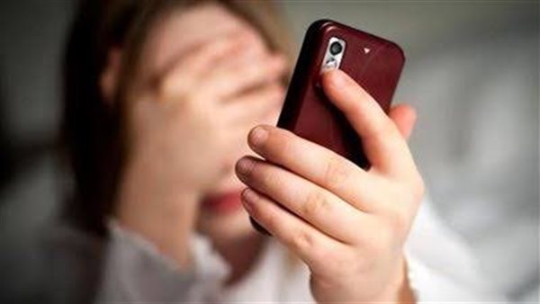 تحقيقات موسعة مع الطالب المتهم بابتزاز زميلاته بصور عارية في 6 أكتوبر تحقيقات موسعة مع الطالب المتهم بابتزاز زميلاته بصور عارية في 6 أكتوبر