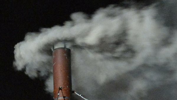 كيمياء الانتخاب البابوي.. أسرار الدخان الأسود والأبيض في الفاتيكان كيمياء الانتخاب البابوي.. أسرار الدخان الأسود والأبيض في الفاتيكان