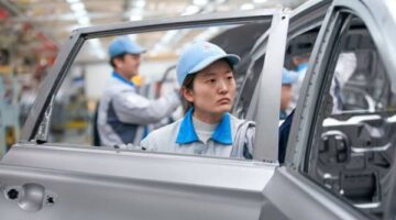 صادرات السيارات الصينية ترتفع 16% والصينيون يدعمون وطنهم بشراء الأسهم