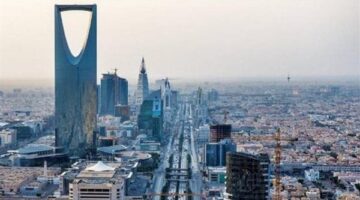 طقس السعودية.. استمرار هطول الأمطار الرعدية مع رياح مثيرة للغبار