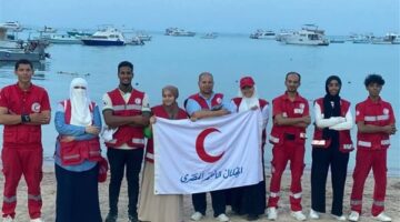 انتشار فرق طوارئ الهلال الأحمر بشواطئ الغردقة لتأمين احتفالات شم النسيم