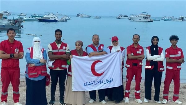 انتشار فرق طوارئ الهلال الأحمر بشواطئ الغردقة لتأمين احتفالات شم النسيم انتشار فرق طوارئ الهلال الأحمر بشواطئ الغردقة لتأمين احتفالات شم النسيم