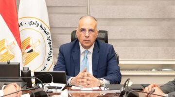 وزير الرى يتابع حالة مجري نهر النيل ومجهودات إزالة التعديات