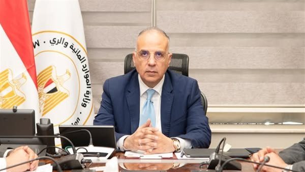 وزير الرى يتابع حالة مجري نهر النيل ومجهودات إزالة التعديات وزير الرى يتابع حالة مجري نهر النيل ومجهودات إزالة التعديات