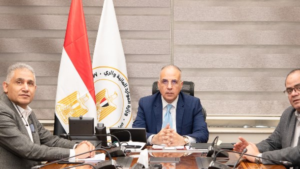 بالتنسيق مع أجهزة الدولة.. وزير الري يتابع مجهودات إزالة التعديات على مجرى نهر النيل بالتنسيق مع أجهزة الدولة.. وزير الري يتابع مجهودات إزالة التعديات على مجرى نهر النيل