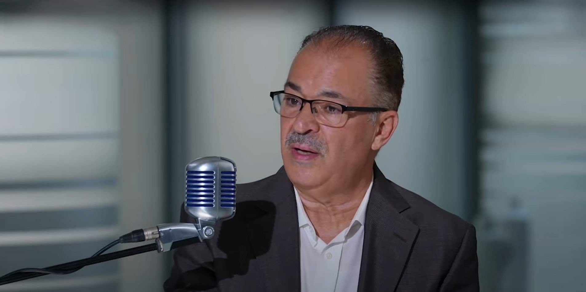 مازن الناطور يوجه رسالة مفاجئة لـ باسم ياخور &quot; راجع أفكارك