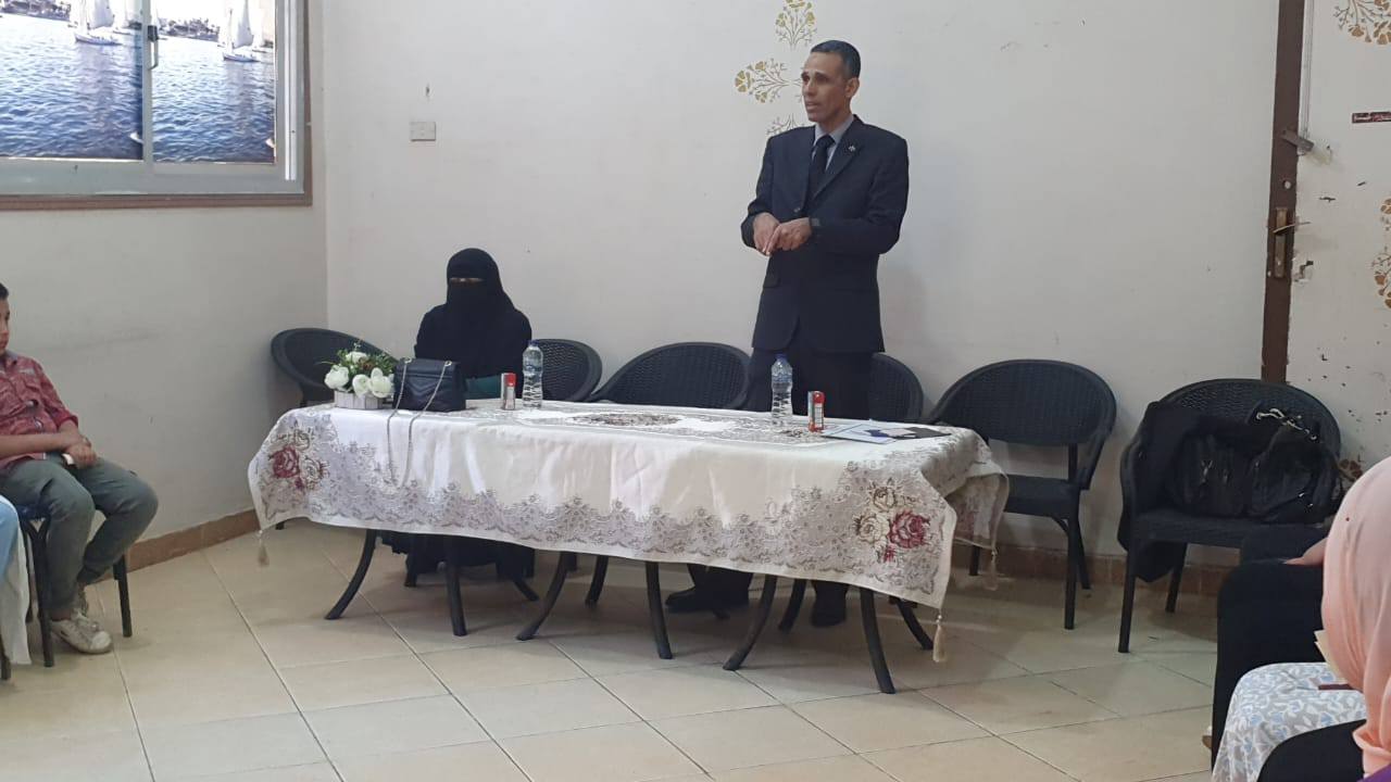 قد تكون صورة ‏‏٥‏ أشخاص‏