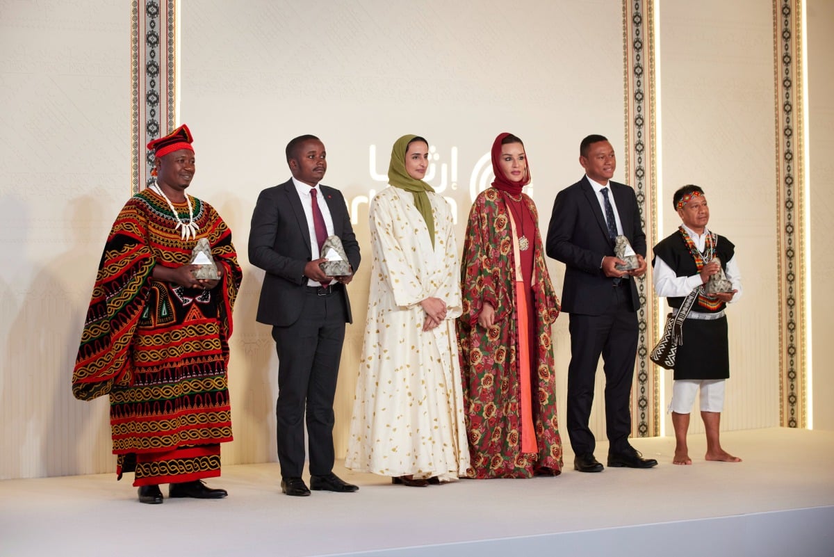 صاحبة السمو: أبارك للفائزين بجائزة إرثنا أصحاب المشاريع التي استعانت بالثقافة والمعرفة صاحبة السمو: أبارك للفائزين بجائزة إرثنا أصحاب المشاريع التي استعانت بالثقافة والمعرفة