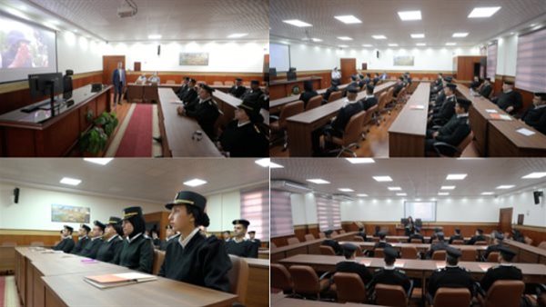 أكاديمية الشرطة تواصل تنظيم الدورات التدريبية للكوادر الأمنية بالتنسيق مع الصليب الأحمر أكاديمية الشرطة تواصل تنظيم الدورات التدريبية للكوادر الأمنية بالتنسيق مع الصليب الأحمر