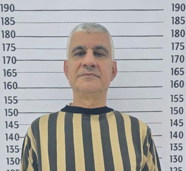 الداخلية السورية تعلن سقوط أحد أبرز ضباط المخابرات الجوية في النظام المخلوع الداخلية السورية تعلن سقوط أحد أبرز ضباط المخابرات الجوية في النظام المخلوع
