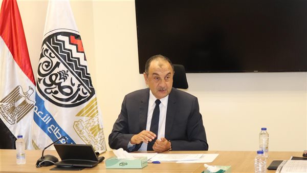 وزير قطاع الأعمال أمام "الشيوخ": شركاتنا عجوزة.. لدينا 22 ألف عامل أقل من سن الـ40 ونحتاج عمالة شابة وزير قطاع الأعمال أمام "الشيوخ": شركاتنا عجوزة.. لدينا 22 ألف عامل أقل من سن الـ40 ونحتاج عمالة شابة