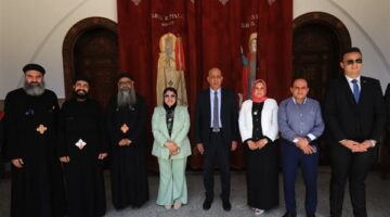 وفد جامعة كفر الشيخ ومجلس اتحاد الطلبة يزورون كنيسة مارمينا