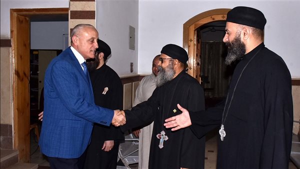 محافظ الأقصر يزور مطرانية أرمنت للأقباط الأرثوذكس للتهنئة بعيد القيامة.. صور محافظ الأقصر يزور مطرانية أرمنت للأقباط الأرثوذكس للتهنئة بعيد القيامة.. صور