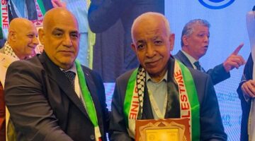 فلسطين تكرم عبد المنعم الجمل رئيس اتحاد نقابات عمال مصر