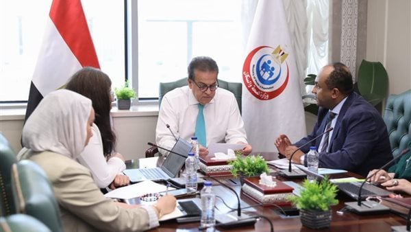 وزير الصحة يبحث مقترحات لتوطين صناعة فلاتر الغسيل الكلوي.. وتشكيل لجنة للاستفادة من الأصول غير المستغلة وزير الصحة يبحث مقترحات لتوطين صناعة فلاتر الغسيل الكلوي.. وتشكيل لجنة للاستفادة من الأصول غير المستغلة
