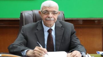 رئيس جامعة المنوفية يترأس اجتماع مجلس الدراسات العليا ويؤكد دعم البحث العلمي