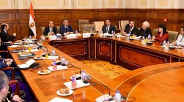 وزير الخارجية يلتقى مع لجنة حقوق الإنسان بمجلس النواب