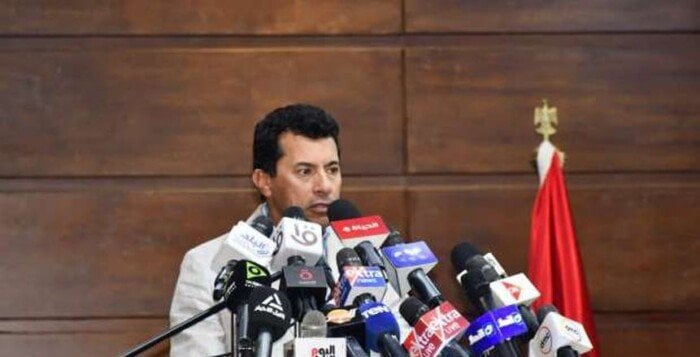 وزير الشباب والرياضة يفتتح الملعب الخماسي بمركز شباب مرسي علم