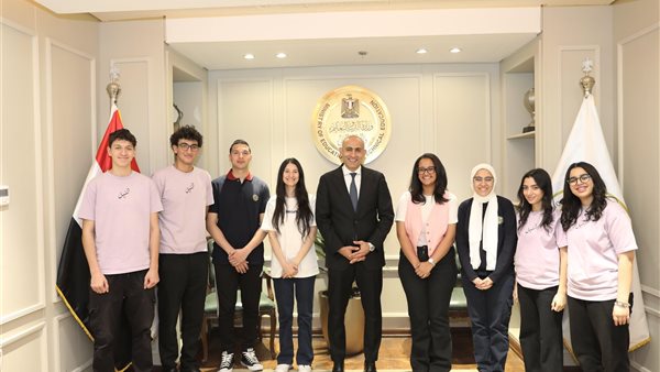 وزير التعليم لممثلين لطلاب«مدارس النيل الدولية» – تسليح الطلاب بالمهارات الحديثة لم يعد خيارا وزير التعليم لممثلين لطلاب«مدارس النيل الدولية» – تسليح الطلاب بالمهارات الحديثة لم يعد خيارا