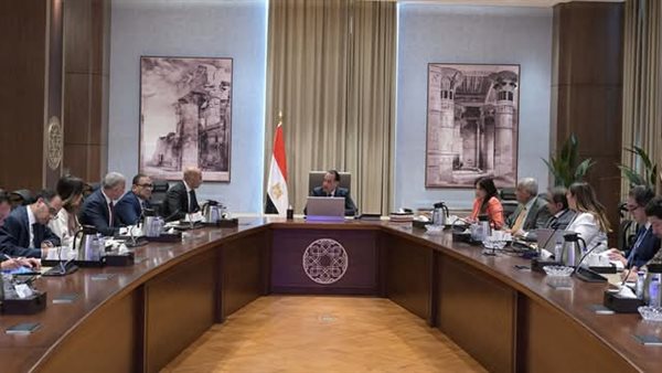 رئيس الوزراء يبحث سبل تعزيز الشراكة مع القطاع الخاص بملف«المدارس الفنية» المتخصصة رئيس الوزراء يبحث سبل تعزيز الشراكة مع القطاع الخاص بملف«المدارس الفنية» المتخصصة