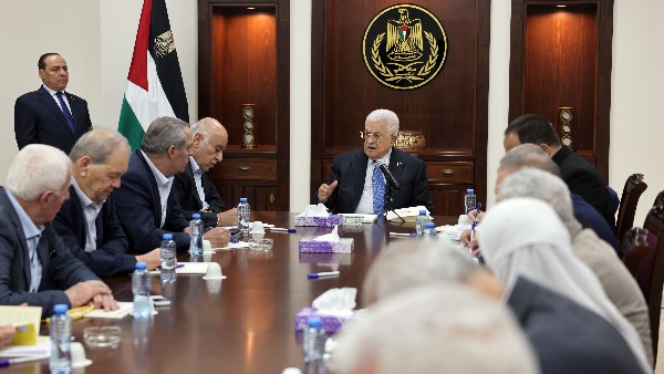 فتح تدعو حماس بالتوقف عن اللعب بمصير الشعب الفلسطيني وفقا لأجنداتها الخارجية فتح تدعو حماس بالتوقف عن اللعب بمصير الشعب الفلسطيني وفقا لأجنداتها الخارجية