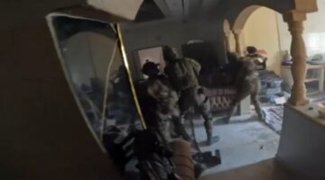 “ذعر وإصابات”.. الإعلام العبري ينشر فيديو وقوع وحدة من الجيش الإسرائيلي في كمين داخل منزل بمدينة غزة (فيديوهات)