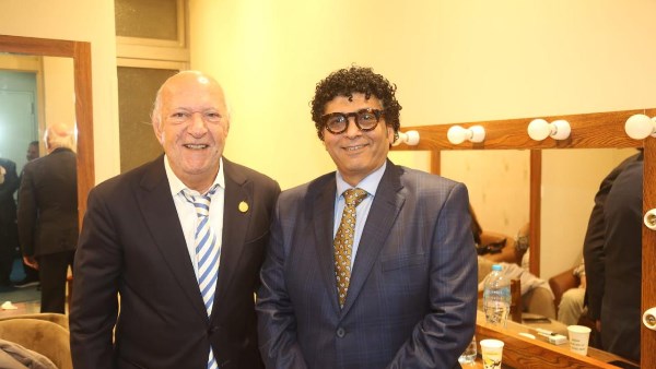 عمر خيرت يعزف ألحان من ذهب فى احتفالية كاملة العدد بالأوبرا عمر خيرت يعزف ألحان من ذهب فى احتفالية كاملة العدد بالأوبرا