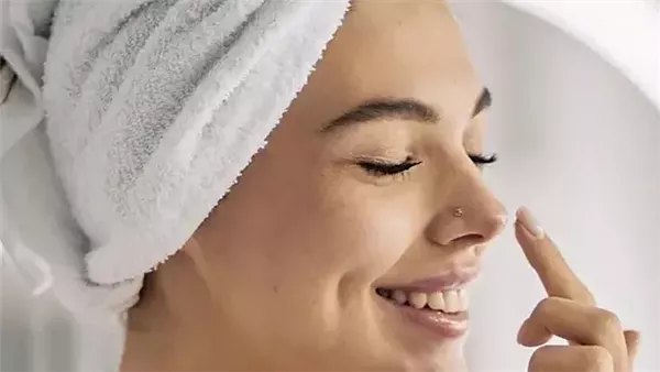 البوتوكس الطبيعي.. نبتة سحرية تُستخدم سرًا في روتين جمال المشاهير البوتوكس الطبيعي.. نبتة سحرية تُستخدم سرًا في روتين جمال المشاهير