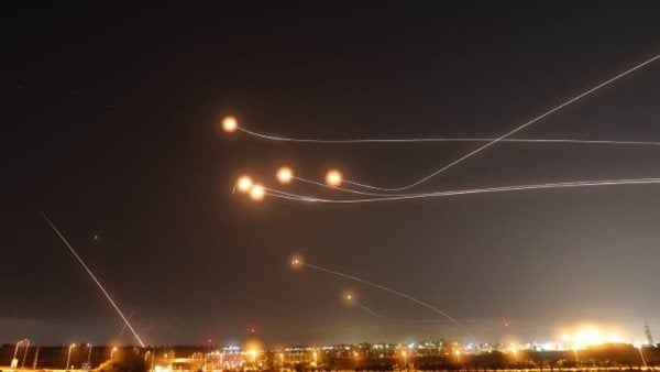 عقب تفعيل صفارات الإنذار.. جيش الاحتلال الإسرائيلي: اعتراض صاروخ أطلق من اليمن عقب تفعيل صفارات الإنذار.. جيش الاحتلال الإسرائيلي: اعتراض صاروخ أطلق من اليمن