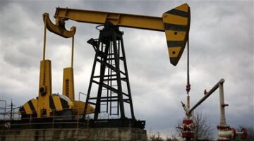 أسعار النفط ترتفع بـ0.5% رغم التوترات.. وبرنت يسجل 66.62 دولاراً للبرميل