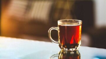 رغم فوائده.. الإفراط في تناول الشاي يهدّد بهذه الأمراض
