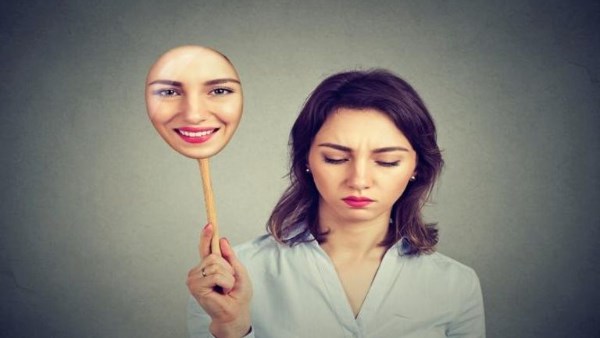 استشاري نفسي: 87% من المشاهير يعانون «متلازمة البط» رغم الابتسامة استشاري نفسي: 87% من المشاهير يعانون «متلازمة البط» رغم الابتسامة