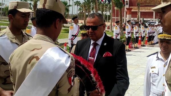 أخبار جنوب سيناء: المحافظ يضع إكليل الزهور علي النصب التذكاري للشهداء بالذكري 43.. وإغلاق ميناء نويبع لسوء حالة الطقس أخبار جنوب سيناء: المحافظ يضع إكليل الزهور علي النصب التذكاري للشهداء بالذكري 43.. وإغلاق ميناء نويبع لسوء حالة الطقس