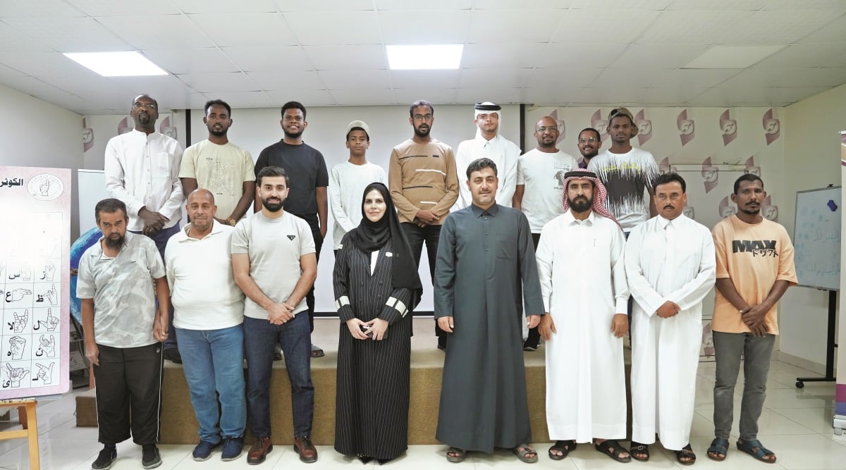 مناقشة دور الذكاء الاصطناعي في تمكين الصم مناقشة دور الذكاء الاصطناعي في تمكين الصم