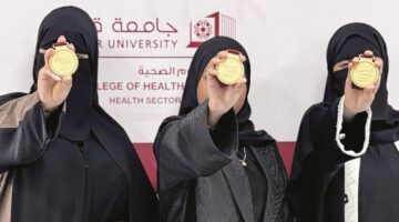 كلية العلوم الصحية بجامعة قطر تكرّم طلبة قائمة العميد