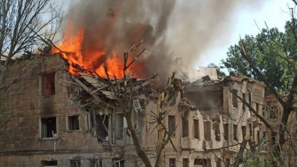مصرع 7 في هجوم طائرة مسيرة روسية على منطقة دنيبرو بيتروفسك بأوكرانيا مصرع 7 في هجوم طائرة مسيرة روسية على منطقة دنيبرو بيتروفسك بأوكرانيا