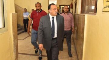 محافظ أسيوط يتفقد المراكز التكنولوجية ويوجه بتسهيل إجراءات التصالح