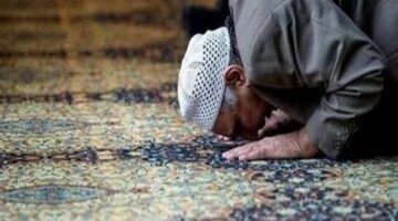 هل يجوز أداء سنة الظهر القبلية أربع ركعات متصلة بتشهد واحد؟