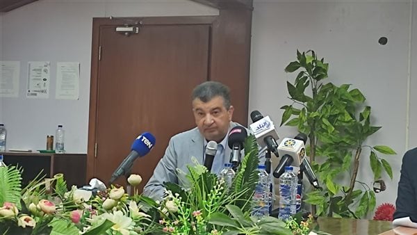 بقيادة سيمنز.. رئيس هيئة الأنفاق: أوراسكوم والمقاولون العرب تشاركان في توريد الوحدات المتحركة بمشروع القطار الكهربائي السريع بقيادة سيمنز.. رئيس هيئة الأنفاق: أوراسكوم والمقاولون العرب تشاركان في توريد الوحدات المتحركة بمشروع القطار الكهربائي السريع