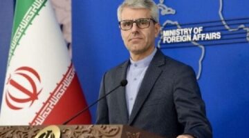 إيران تندد بالعقوبات الأميركية التي تستهدف شبكتها النفطية وتعتبر الخطوة دلالة على “نهج عدائي” قبل جولة ثالثة من المحادثات النووية