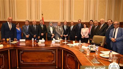 المستشار محمود فوزي: التنسيق وتقسيم الأدوار والعمل الدءوب سبب نجاح مصر في عرض ملفها أمام المجتمع الدولي المستشار محمود فوزي: التنسيق وتقسيم الأدوار والعمل الدءوب سبب نجاح مصر في عرض ملفها أمام المجتمع الدولي
