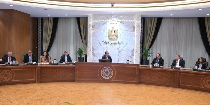 رئيس الوزراء يستقبل وفدًا من أعضاء مجلس التعاون المصري الكويتي رئيس الوزراء يستقبل وفدًا من أعضاء مجلس التعاون المصري الكويتي