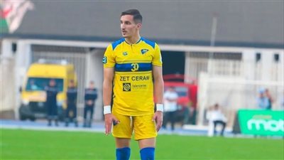 المطالب المالية تهدد صفقة انتقال عادل بولبينة إلى الزمالك المطالب المالية تهدد صفقة انتقال عادل بولبينة إلى الزمالك