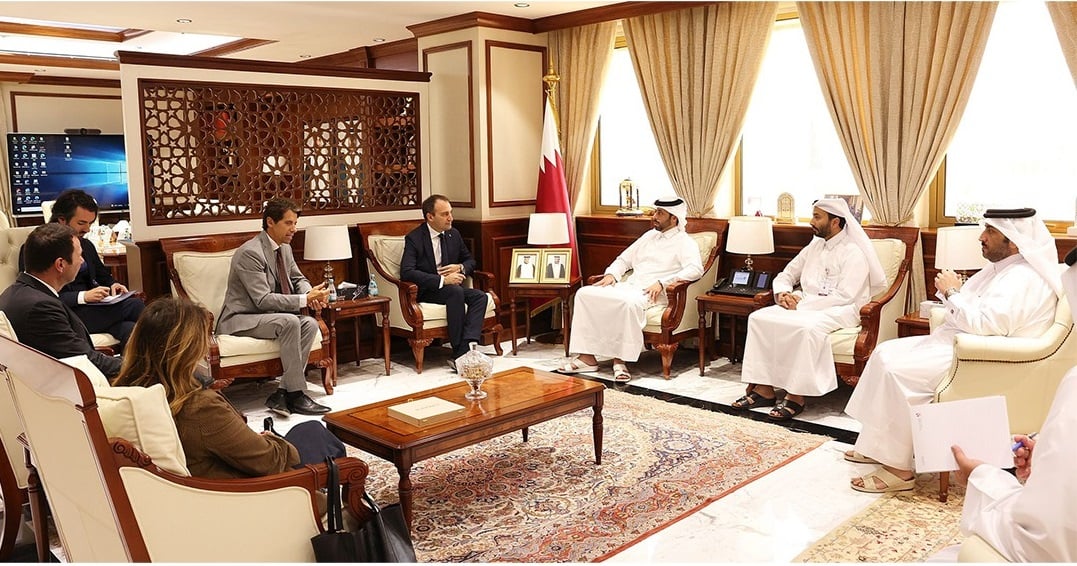 وزير البلدية يجتمع مع رئيس بلدية تورينو بجمهورية إيطاليا وزير البلدية يجتمع مع رئيس بلدية تورينو بجمهورية إيطاليا