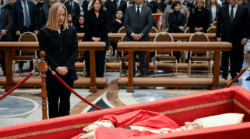 بالأسماء.. زعماء العالم يستعدون لحضور جنازة البابا فرنسيس