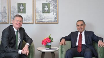 وزير المالية يجتمع مع نظيره الأيرلندي