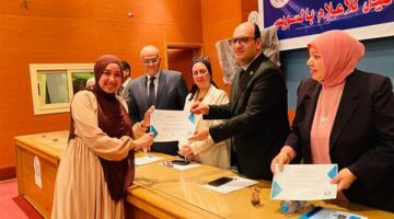 اختتام دورة "انطلق نحو مستقبل أفضل" بمركز النيل للإعلام بالسويس